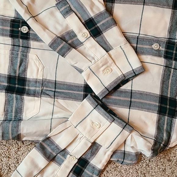 Banana Republic Relaxed Fit Button Shirt - Plaid with cream and green - Picture 4 of 10